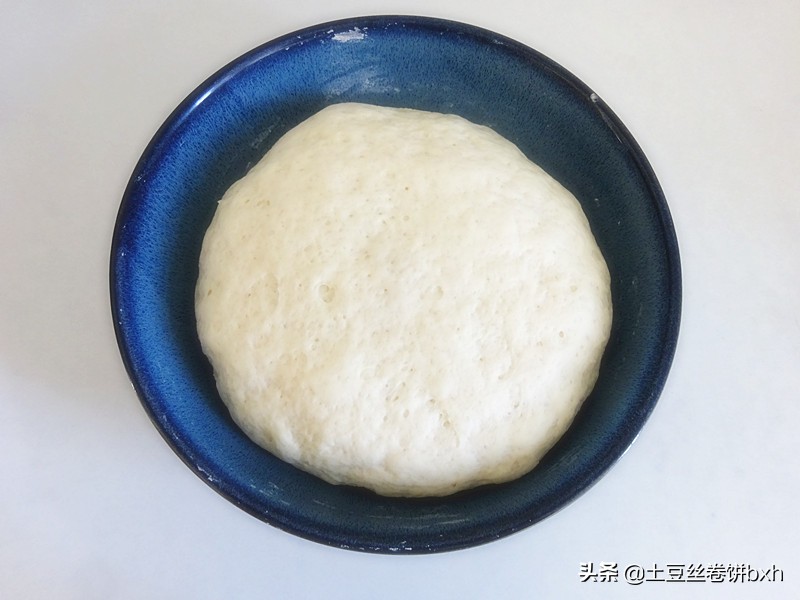 芝麻盐怎么吃（教你做又暄又软的黑芝麻千层饼）