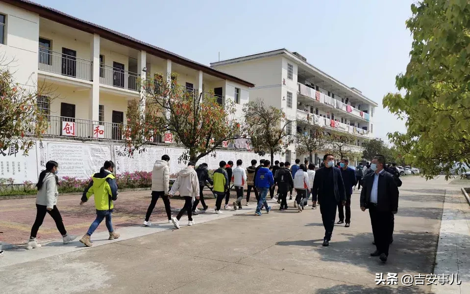 吉安县近万学子今日复学（多图）