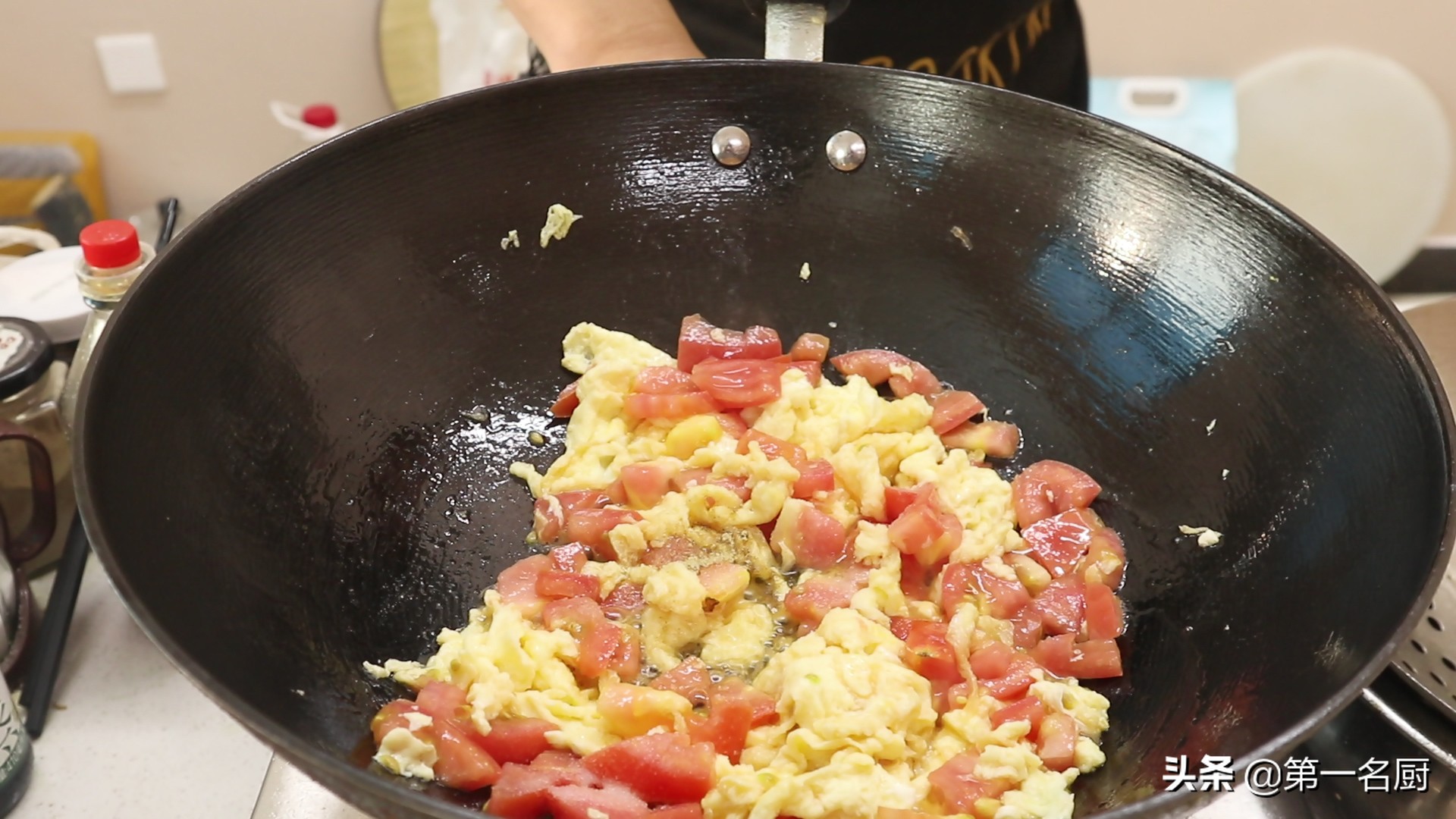 西红柿鸡蛋盖饭（这才是西红柿鸡蛋盖浇饭的家常做法）