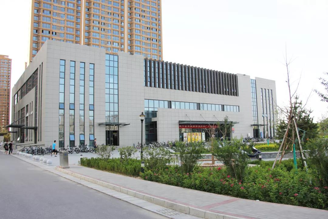 坐拥交通馆、建筑馆，建有4座餐厅、9处体育场，这所高校到底有多