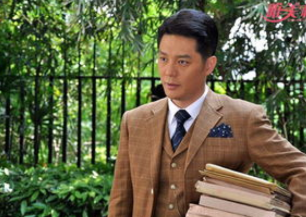 2017年,程愫20年婚姻一夜崩塌,毁她的是傅程鹏和周丽淇的那场吻戏