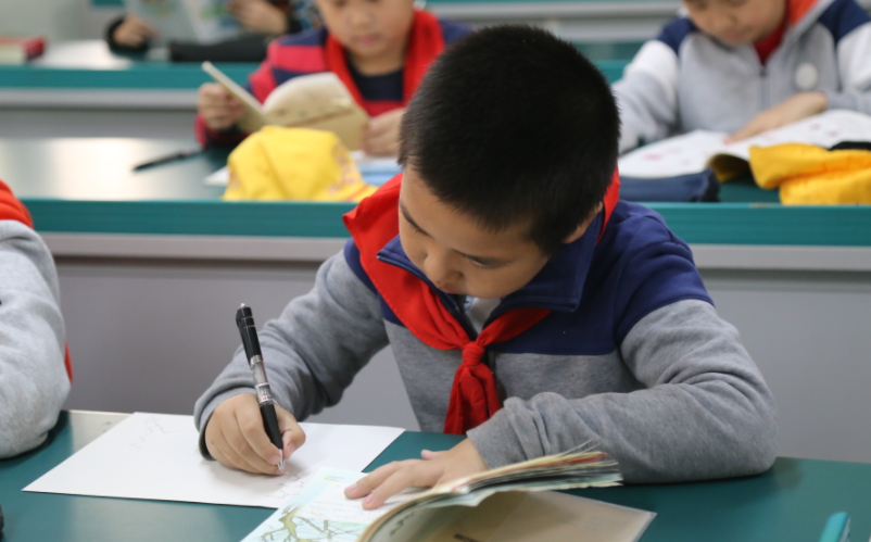 中小学延时服务落地后，新学期作息时间表曝光，家长却不淡定了