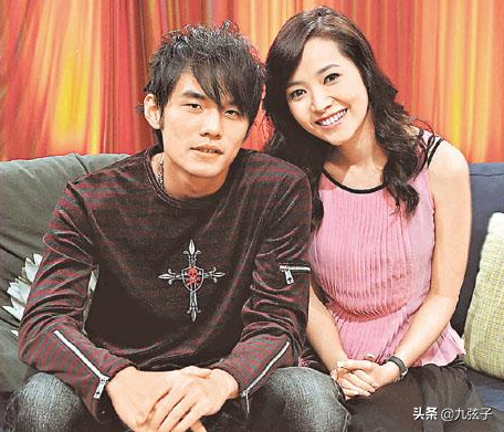 有媒体就爆料,有娱记拍到周杰伦为了跟女朋友约会,2005年的时候,当时