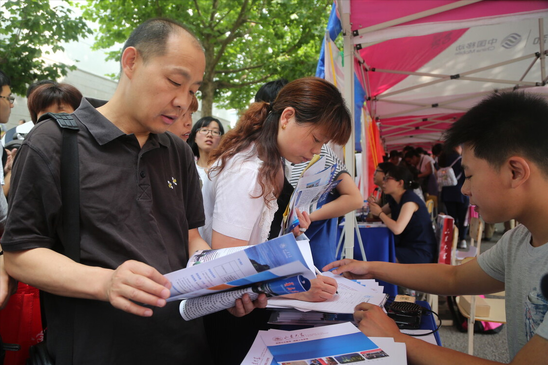 考生估分都很高，2021高考“本科线”恐上涨，高考大年或将成定局