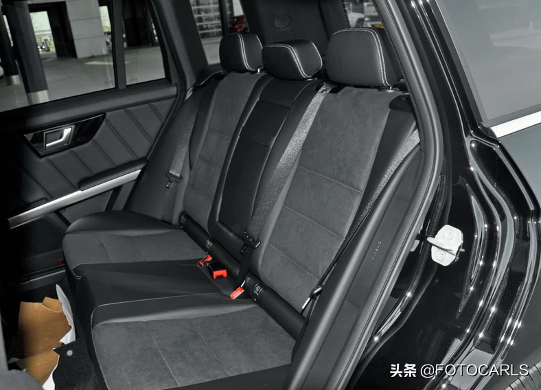 奔驰GLK300 3.0 V6顶配实拍，颜值喜人比进口便宜，为何却停产？