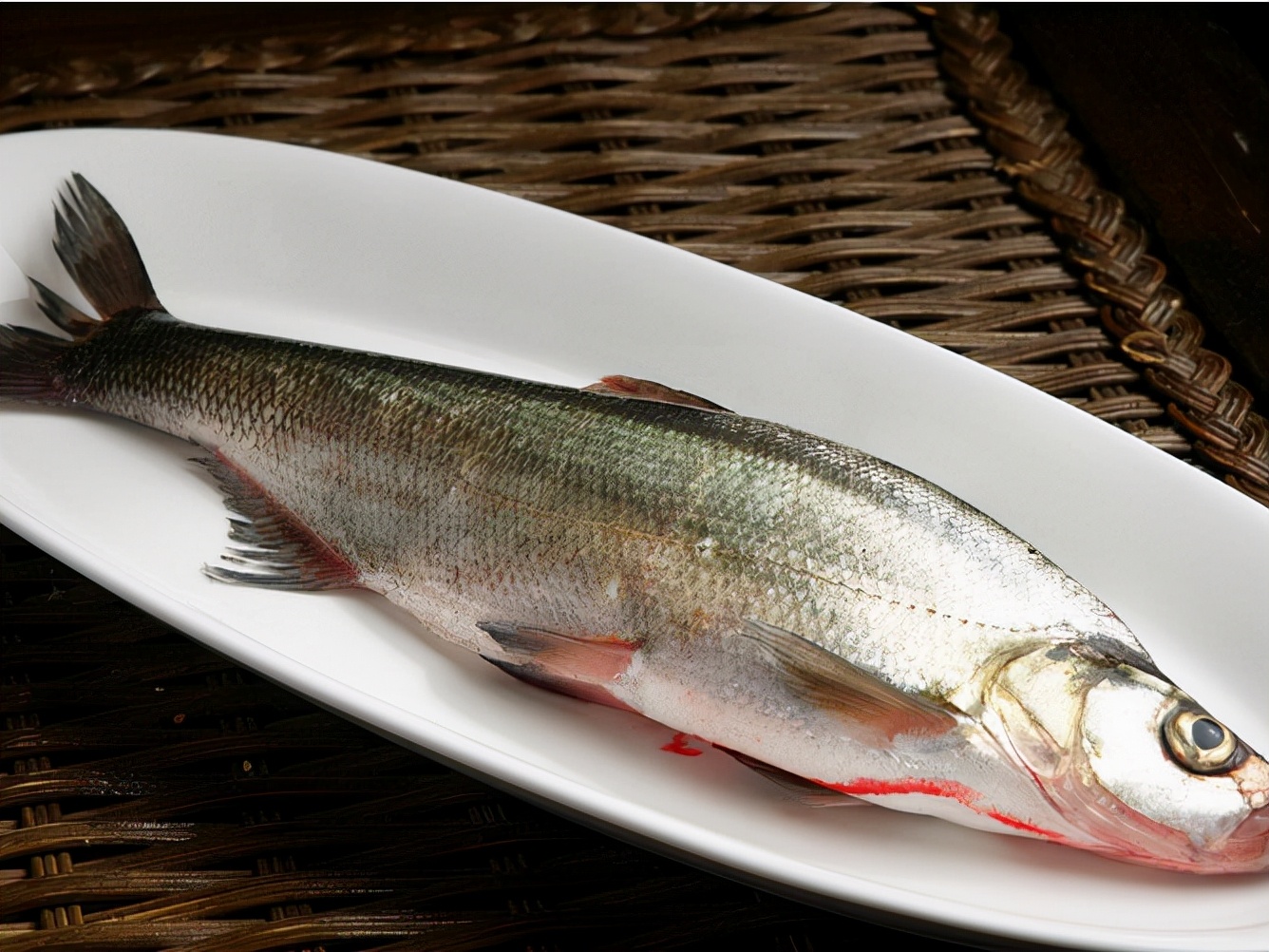 松花湖的什么淡水鱼好吃？本地人推荐“三花一岛”，刺少肉嫩味鲜