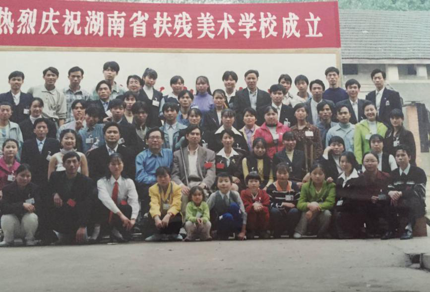 「真实故事」在深圳，有10000名想成为中国梵高的农村画师