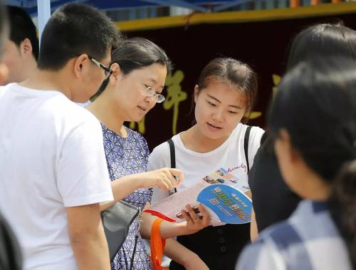 山东这2所医学类专科学校，实力不输本科，就业率94%以上