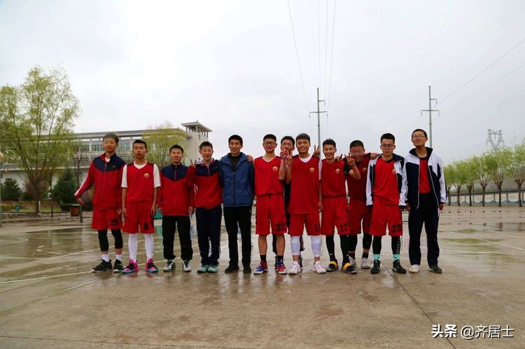 挥洒汗水，放飞青春—泾川县第三届中小学生运动会侧记