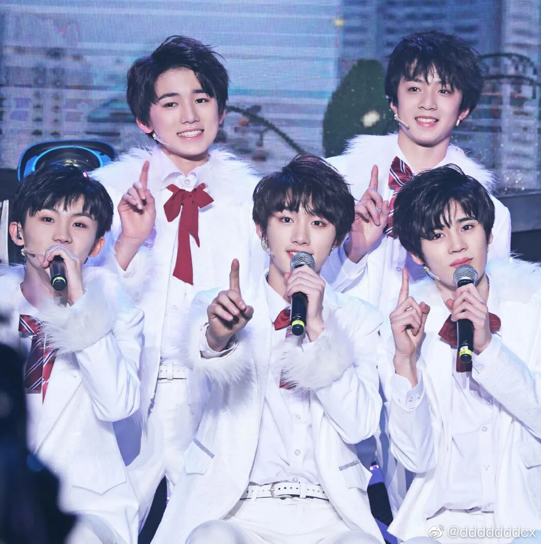 台风少年团是公司在众多tf家族练习生中,挑选的五个人,于2018年组成了