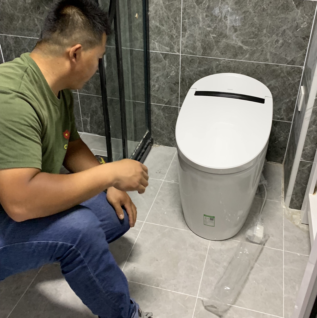 越来越多人上厕所不用“纸巾”擦？瞧瞧人家这样搞，舒服又享受