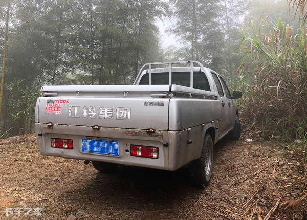 轿车驾驶室+微卡货厢，顶配只要7万出头，这款皮卡太实用了
