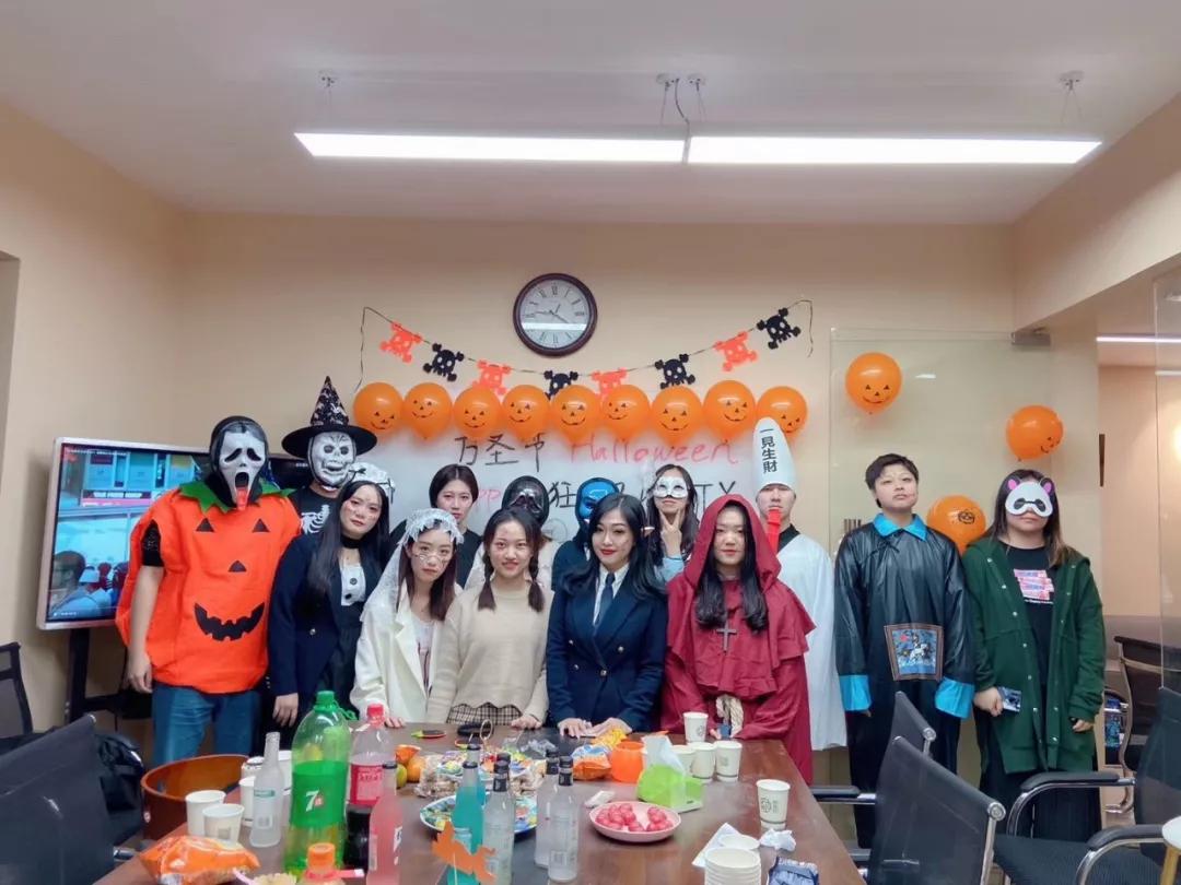 ta们从这家语言培训学校窥探到了世界——走进成都外言社