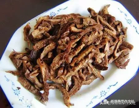 当绥德的好吃的遇上唐诗宋词和现代诗,咋看憨水流得忽啦啦家