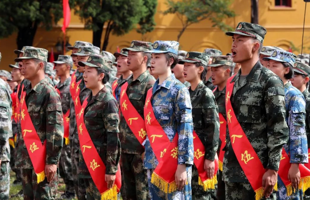大学生的“好消息”，2022年当兵有机会保送军校，这些条件了解下
