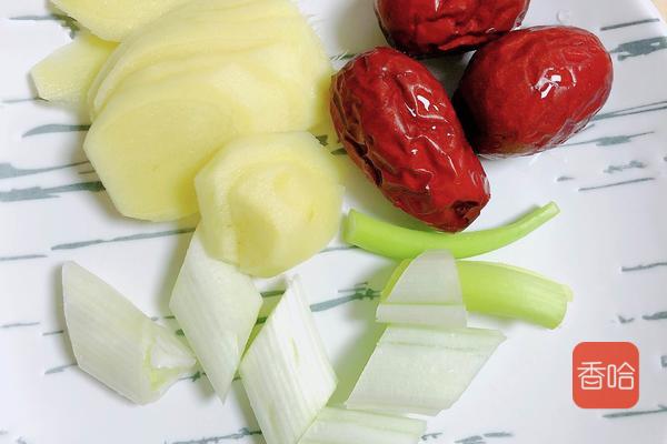 它被誉为“千果之王”，蛋白质是苹果的21倍，9月吃正当季