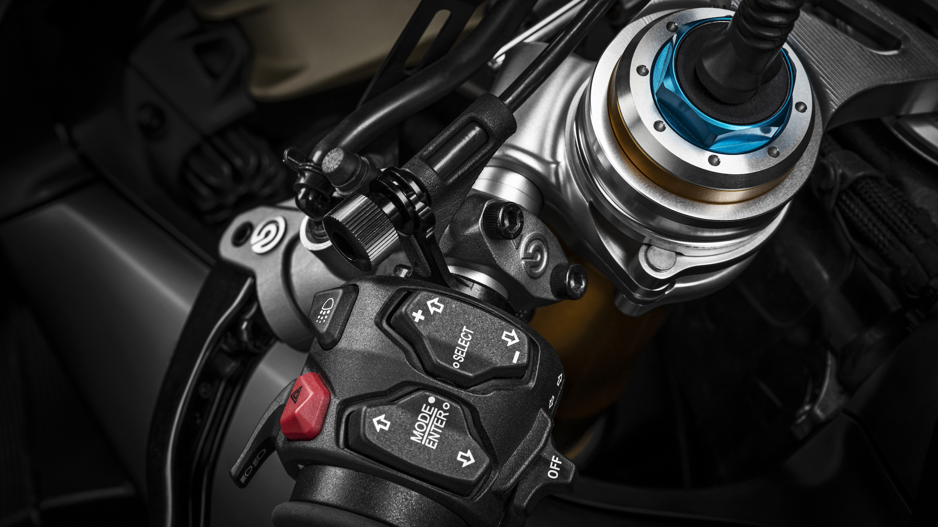 杜卡迪一字之差贵10W！那少两个缸会便宜多少呢？