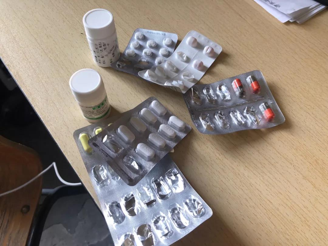 他从小瘫痪，妈妈背他上学，高考全县第四来浙大！有梦想谁都了不起！