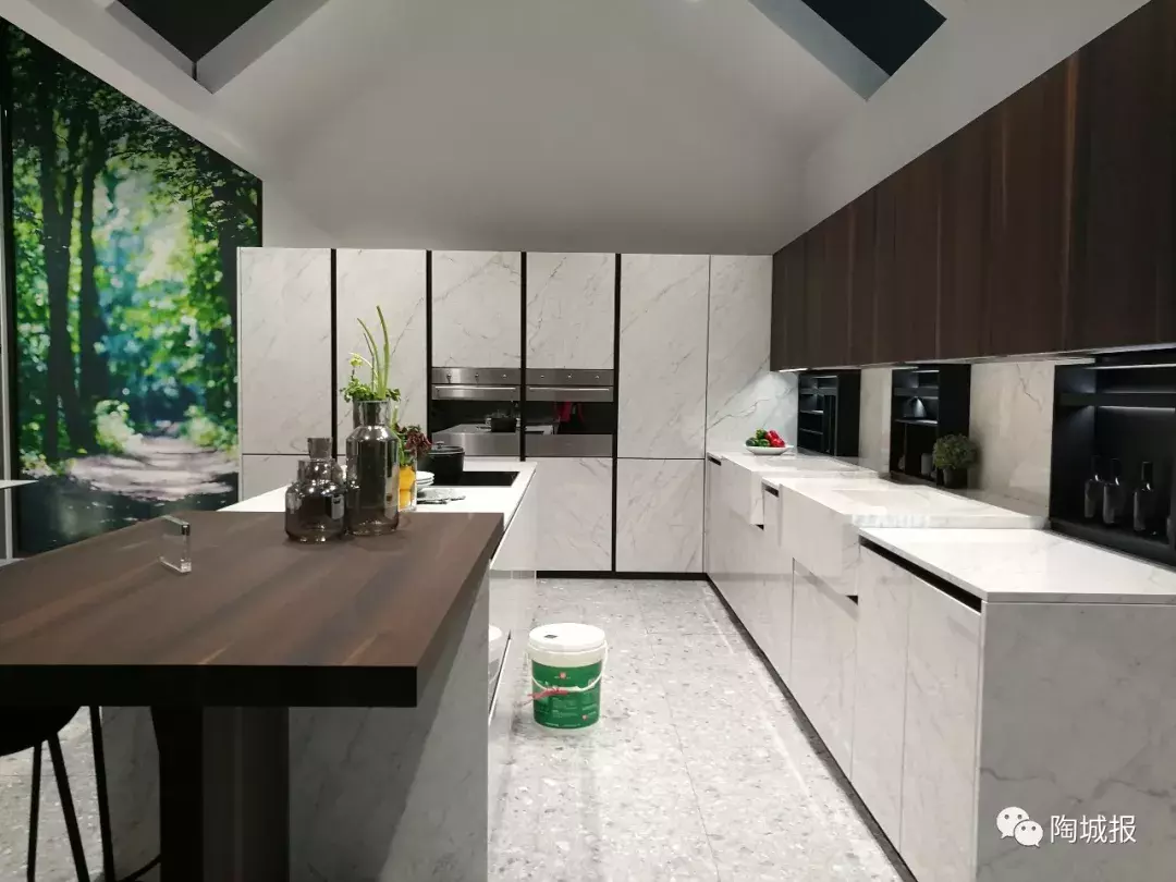 诺贝尔、新明珠、鹰牌2086、蒙娜丽莎……广州设计周，陶企人气很旺