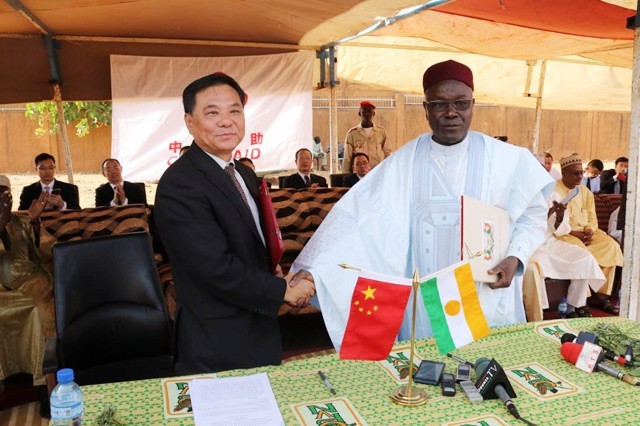 28年前，广州姑娘远嫁非洲黑人，生下两个混血宝宝，后来怎么样了