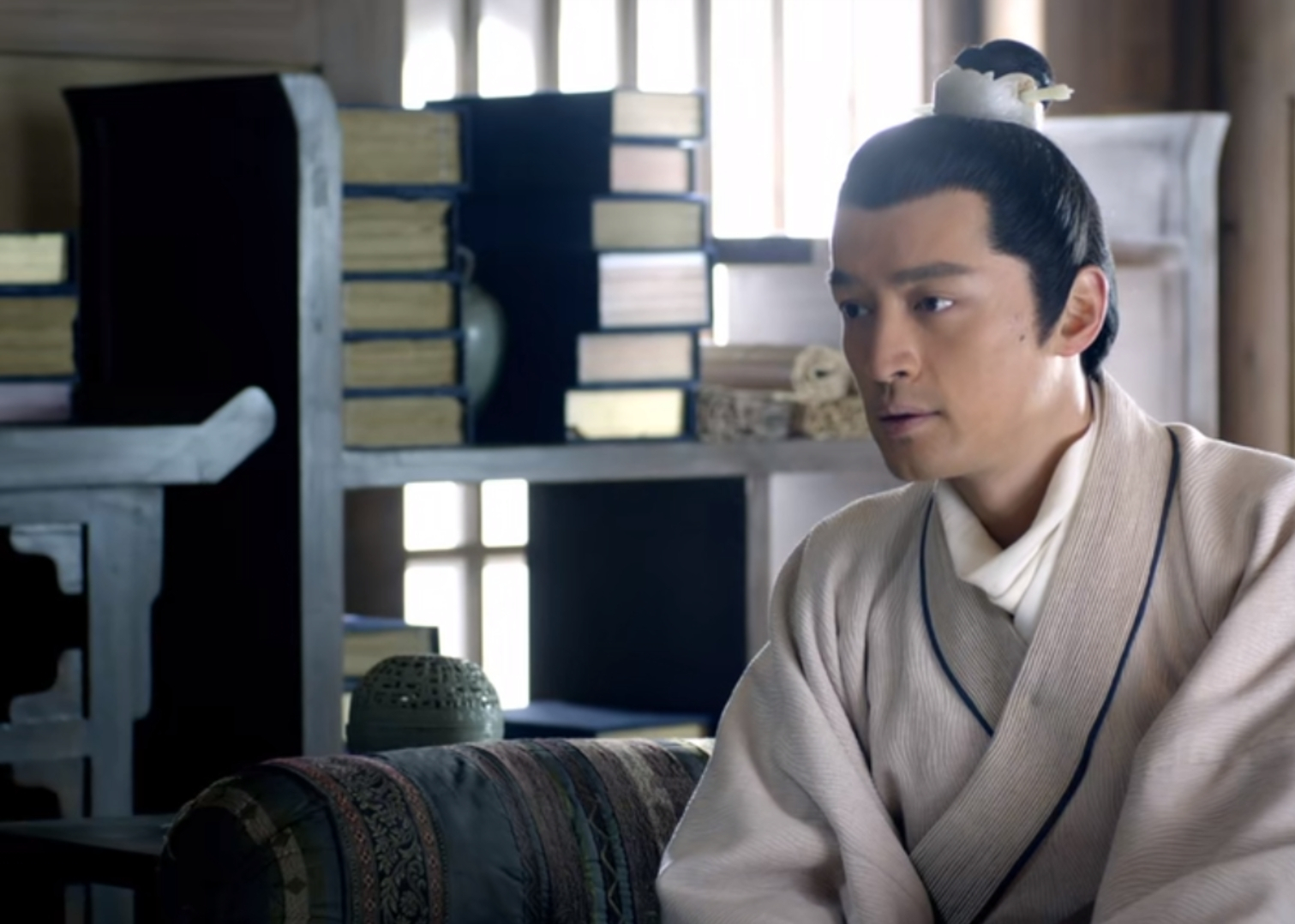 琅琊榜：靖王真像梅长苏所说“愚蠢没脑子”？我们都被这话给骗了