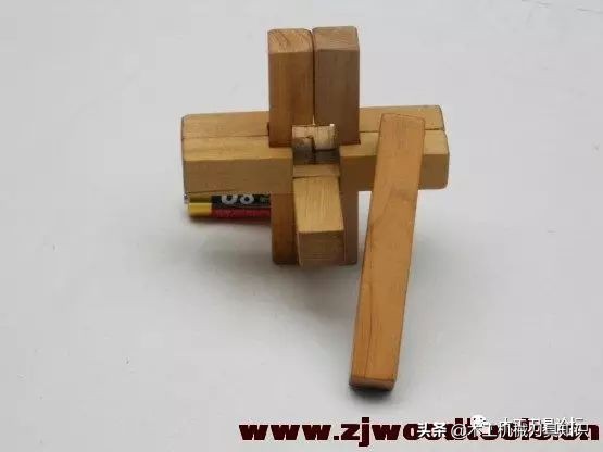 鲁班锁用柱黄金搭档，二十柱可拼四百式详细流程