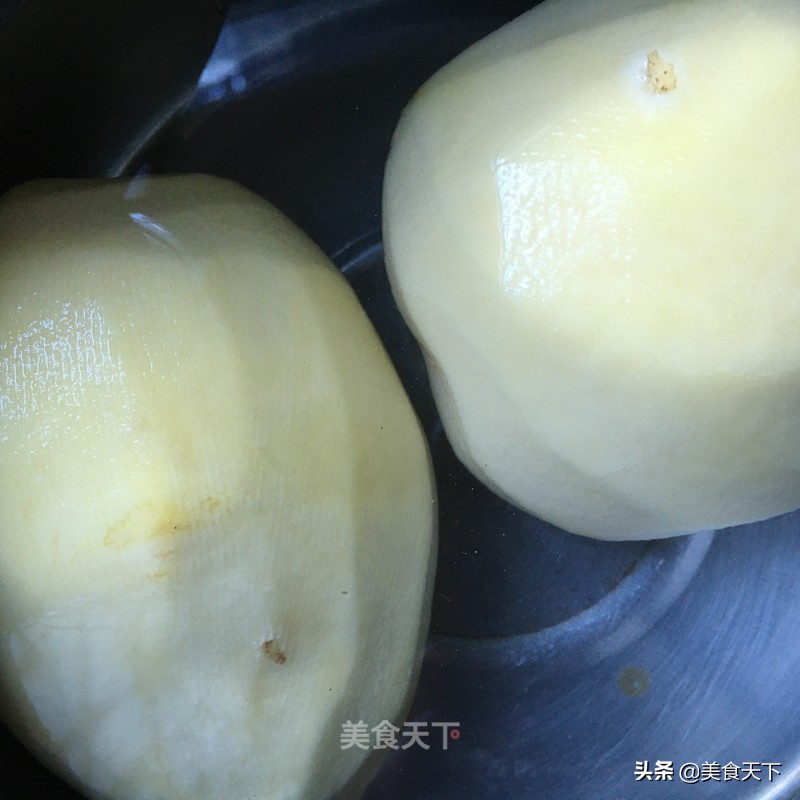 酸溜溜的味道，酸爽可口，开胃下饭，还帮油腻腻的肠胃减减负