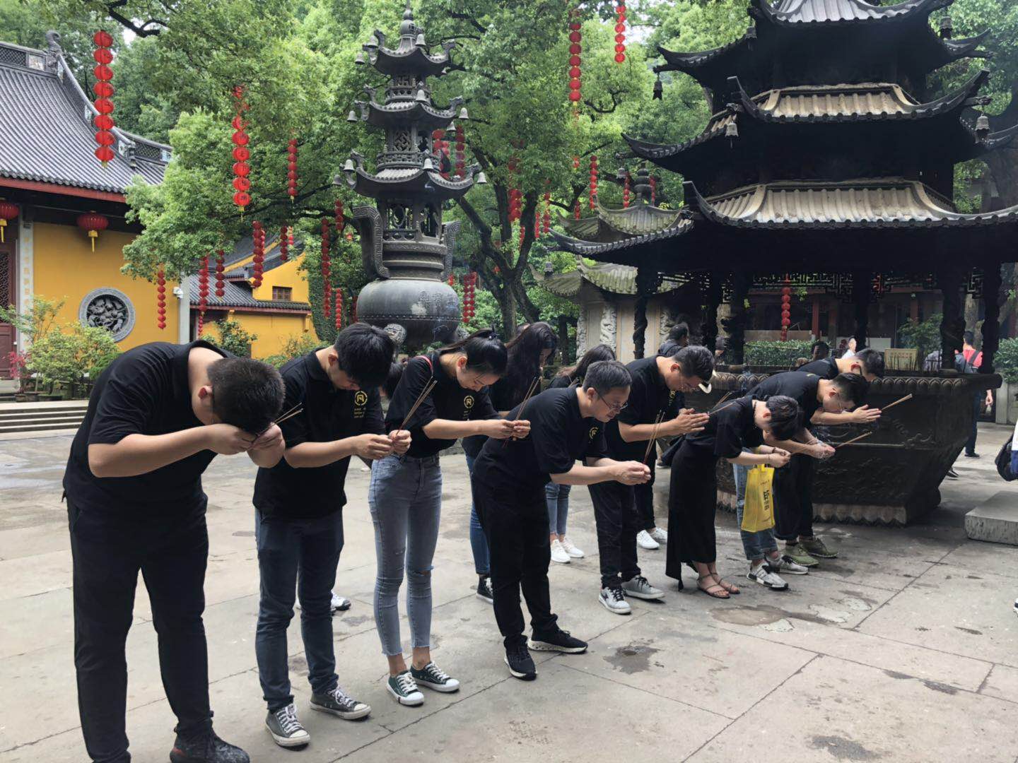 2019高考倒计时12天，数十位老师法喜寺为千名考生祈福