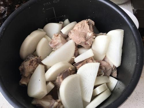 炖煮羊肉用什么调料好？清汤羊肉怎么做才好吃？答案终于来了