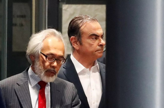 日产汽车老总放弃15亿保释金潜逃：特种部队营救、私人飞机偷渡