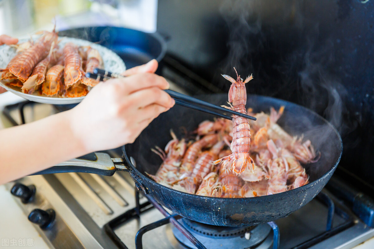 开海了，吃皮皮虾别水煮清蒸，这样做鲜嫩Q弹不回缩，营养不流失