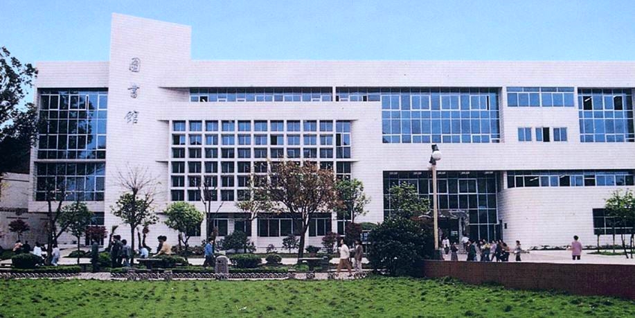 重庆邮电大学招生：川渝计划人数有增减，重庆物理类减至2495人