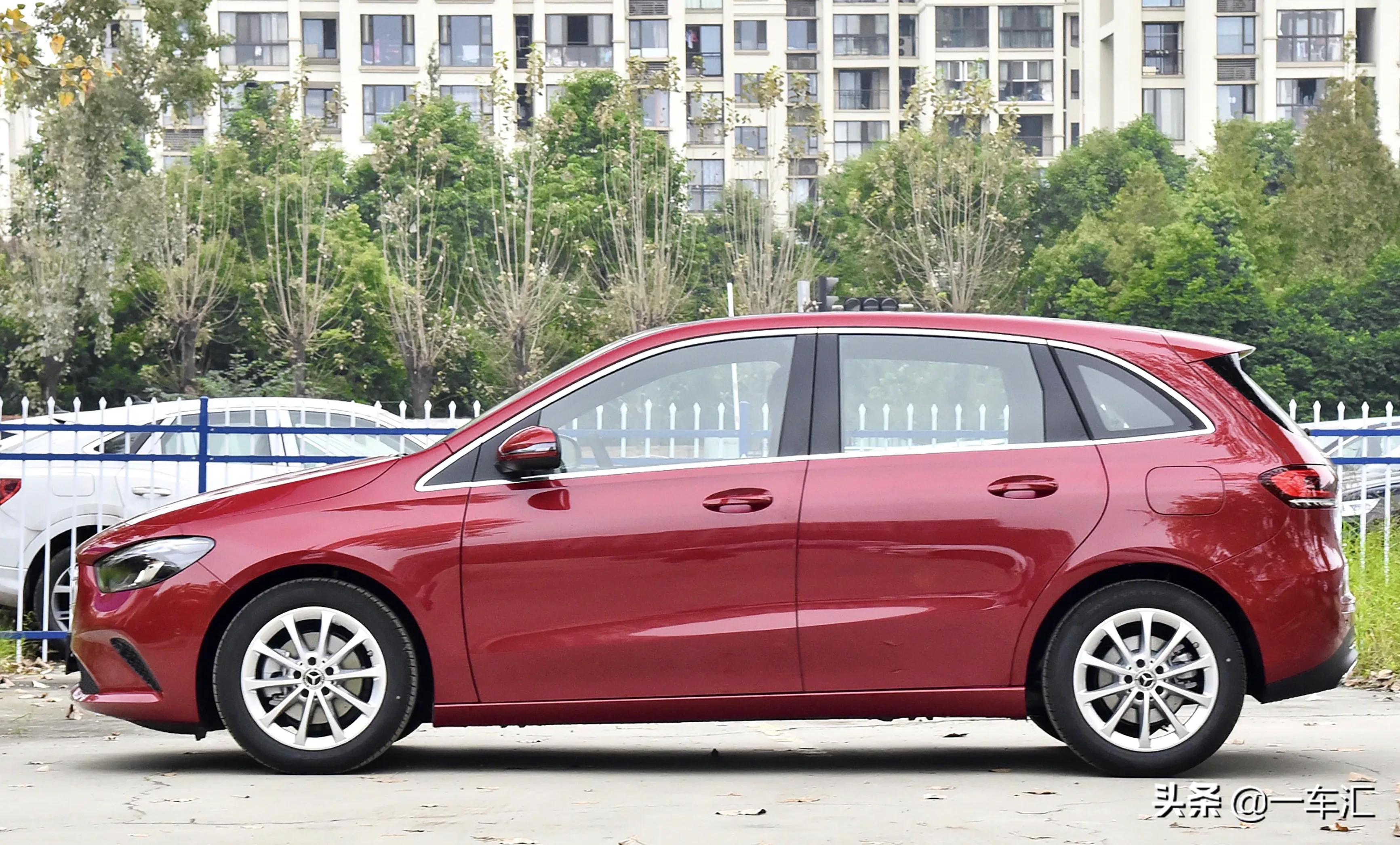 2021款奔驰b200时尚型,面对国产a级,存在感还强吗