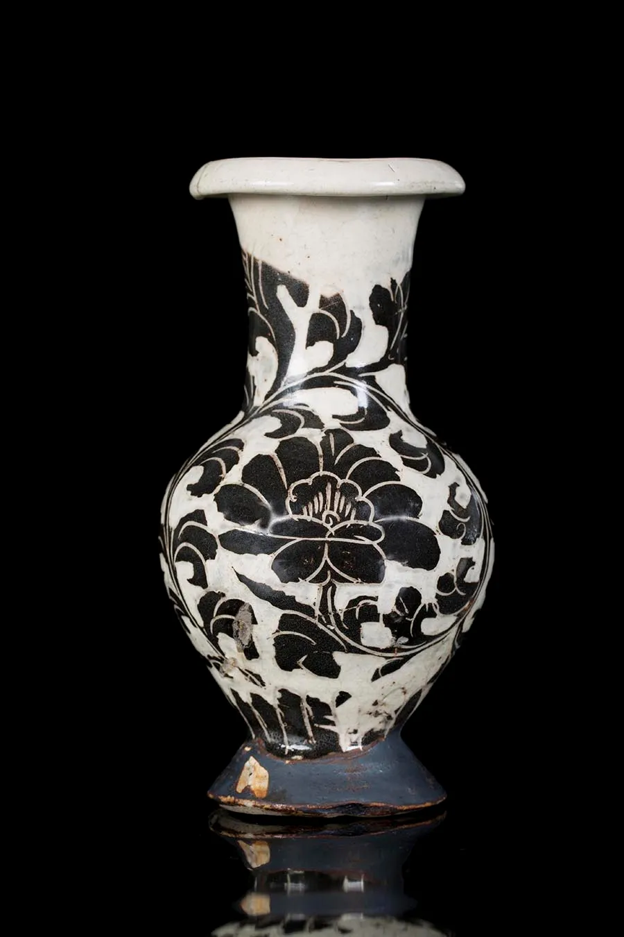 中国陶瓷的黑白美学，极致的素雅