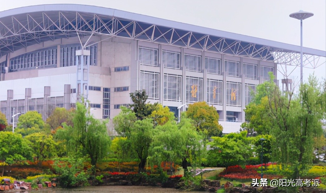 江苏大学、扬州大学实力对比：一眼便知谁更强