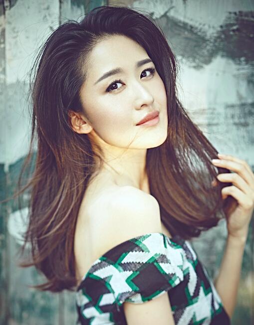 美女张雯饰柳二龙,颜值气质身材杠杠滴