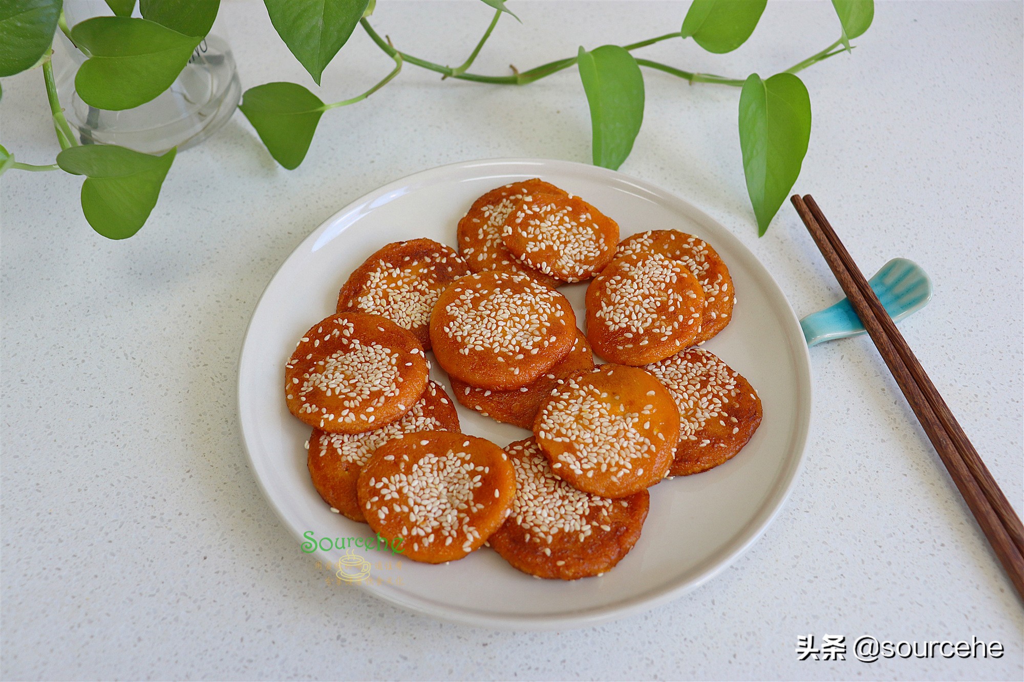 南瓜饼掌握3个技巧，不放一滴水，软软糯糯，甜而不腻，很好吃