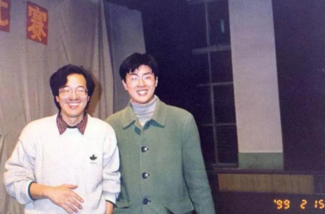 被嘲笑、被抢劫，59岁去直播，