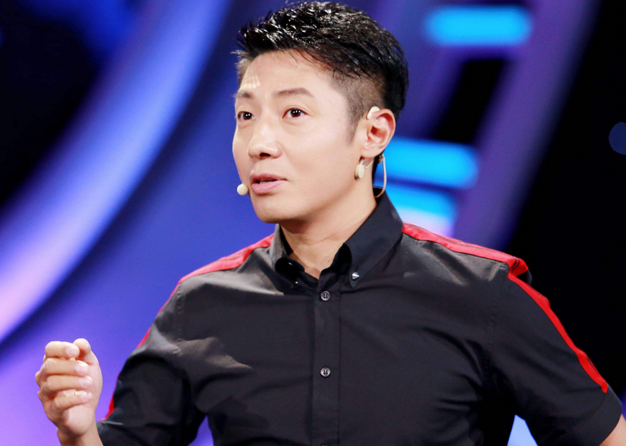 李佳琦“高中学历”受质疑，南昌大学回应，系工作原因提前离校