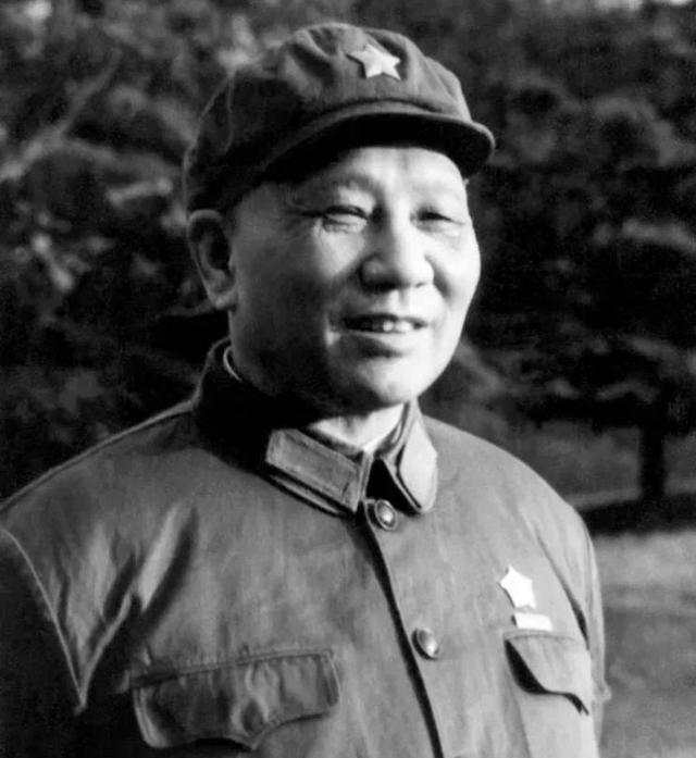 上将夫人看病被护士嘲笑是乡巴佬，上将听后哈哈大笑，丝毫不生气