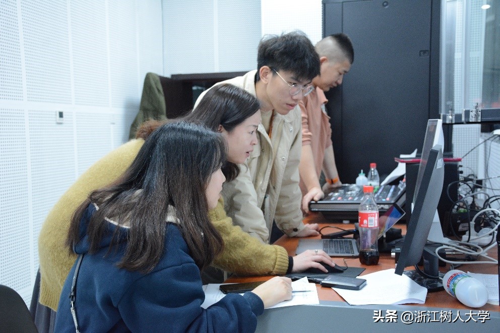 我校艺术学院举行建院20周年庆典活动暨迎新文艺汇演