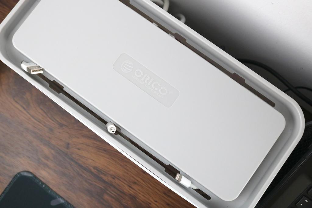 桌面排线凌乱有高招 奥睿科帮你整理 秒变整洁