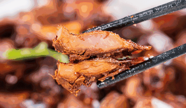 湖南这家板鸭店，320g鸭肉要88元，却很受追捧，网友：味道值这价