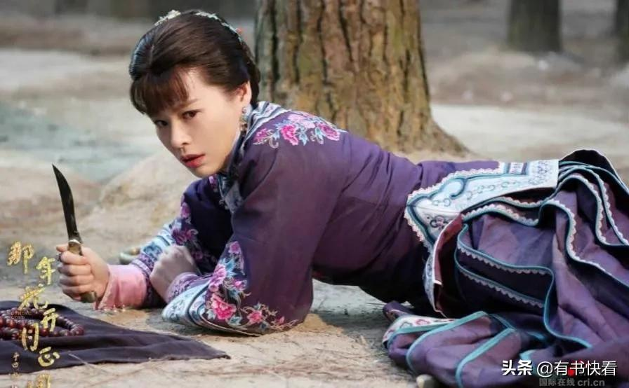 除了20岁的时候，“最丑陋的香港姐妹”，一名43岁的郑级女演员被堆积。