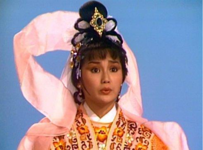1985年香港无线拍了部《杨家将》，剧情很雷人，却是最大牌神作