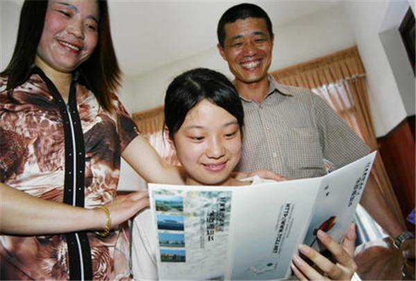 女儿高考分数超600，妈妈开心到喝断片，这种“丢人”谁不想体验