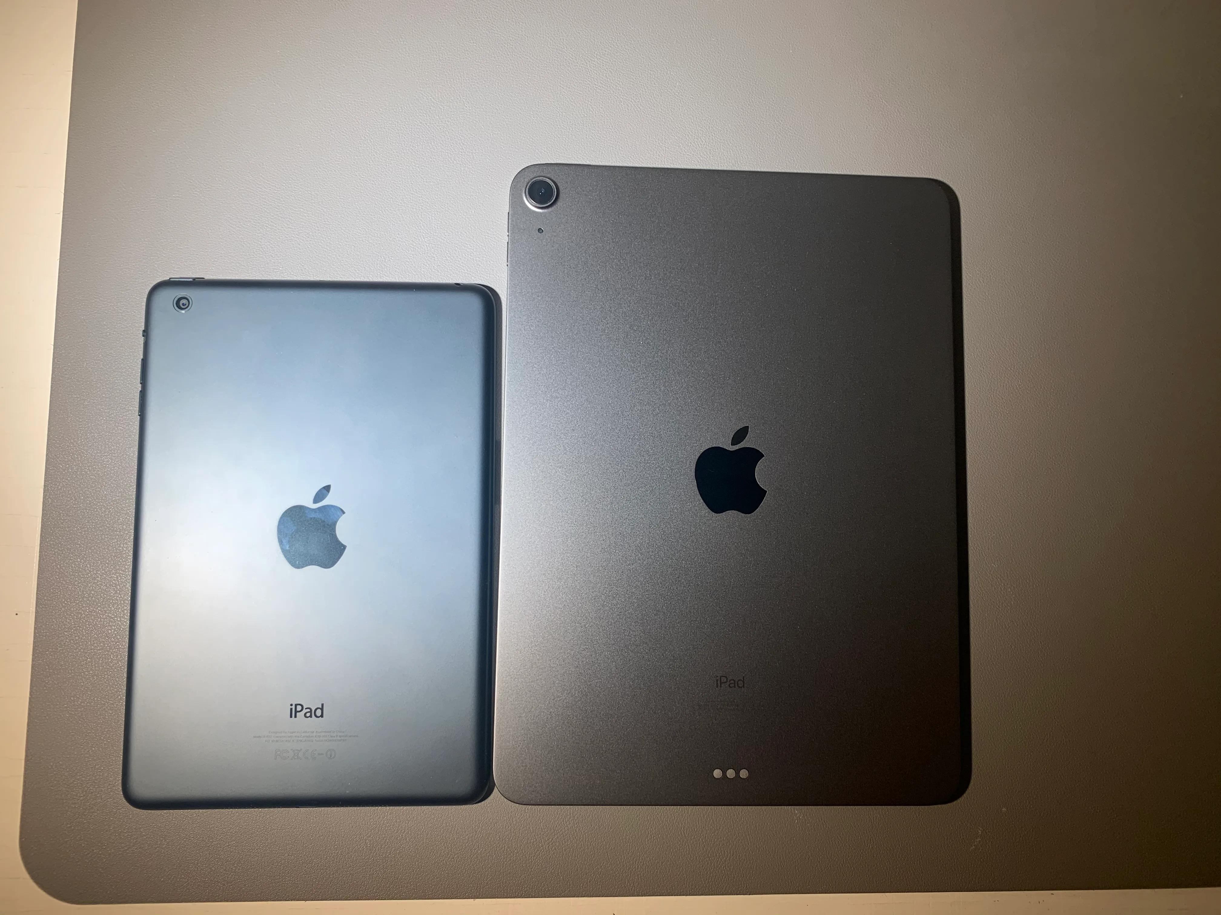 我的第一代ipad  mini和刚买的ipad  air4对比