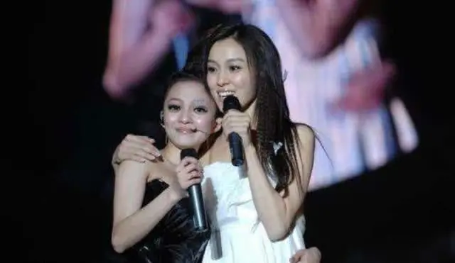 妈妈不疼、舅舅不爱,还遭闺蜜伤害,张韶涵的遭遇,没那么简单