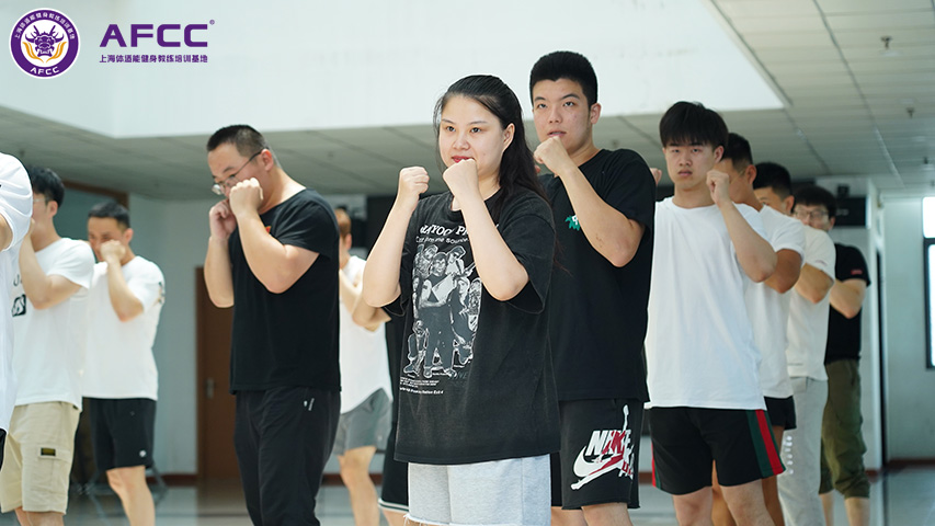 学习私人教练大概需要多少钱呢？