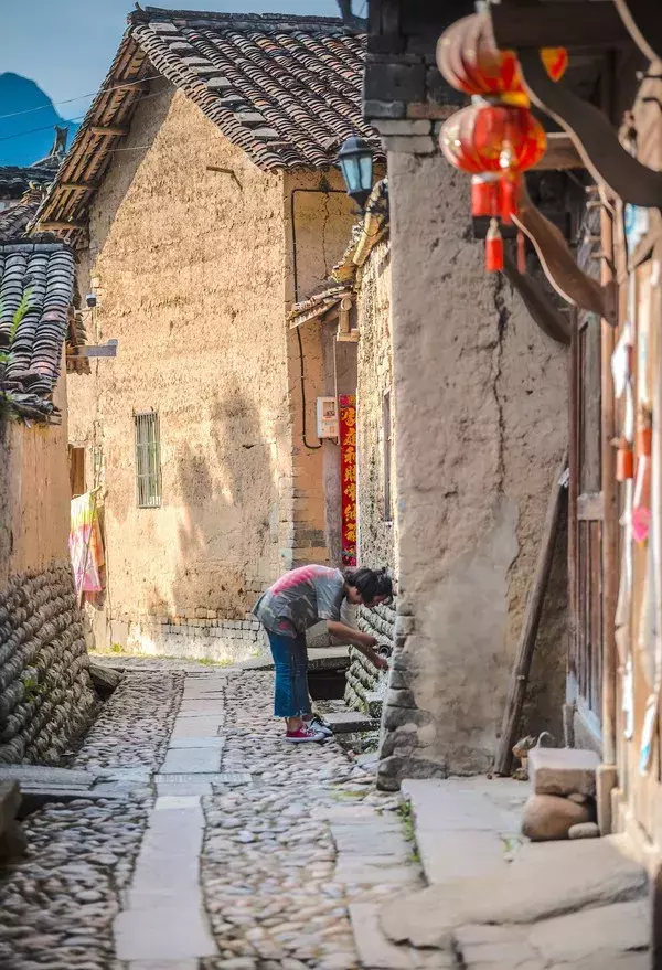 江南最后的秘境,云雾缭绕古寨梯田,美成仙境,成都出发动车直达